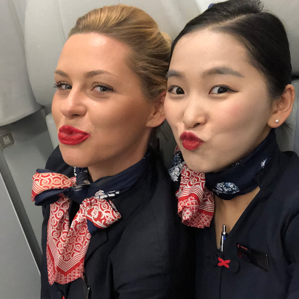 blonde-air-hostess-009