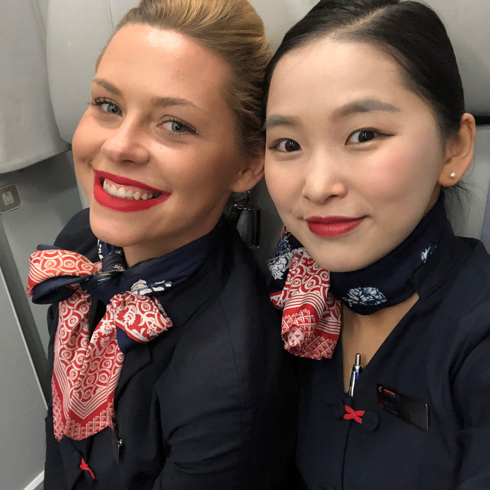 blonde-air-hostess-010