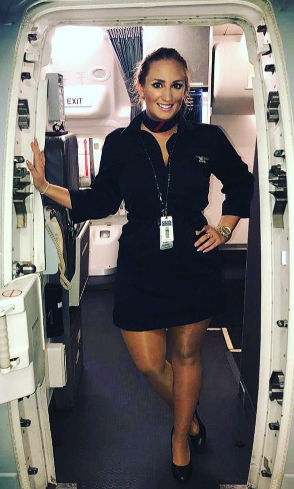 claudia-air-hostess-012