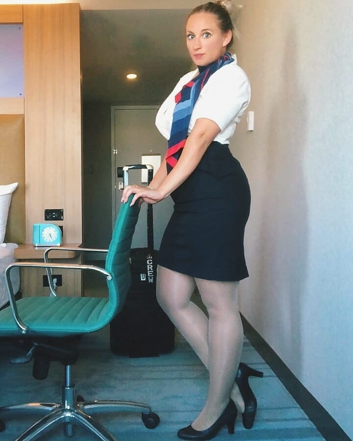 claudia-air-hostess-014