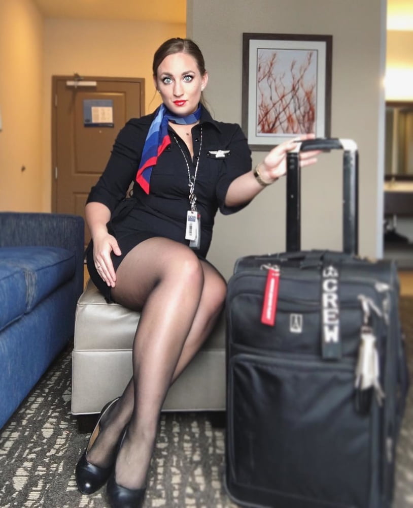 claudia-air-hostess-016