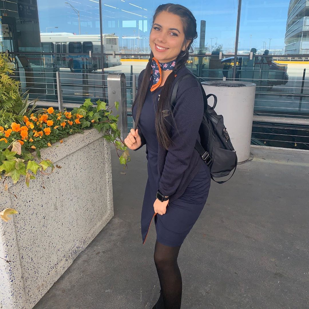 dhotzz-american-air-hostess-024