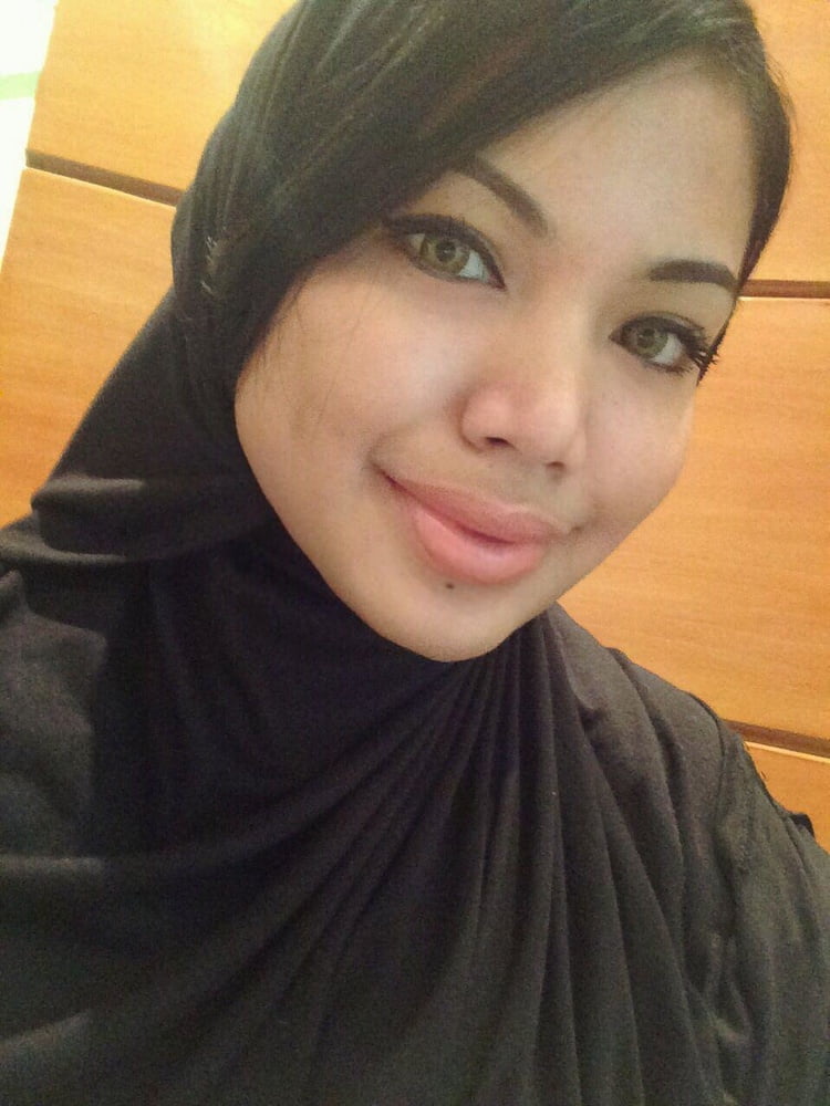 malaysian-air-hostess-azalea-azmil-026