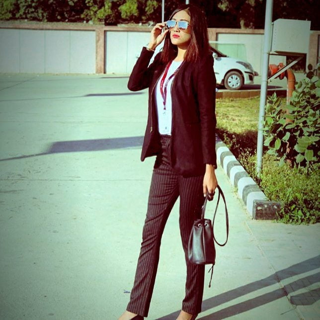 sexy-indian-air-hostess-002