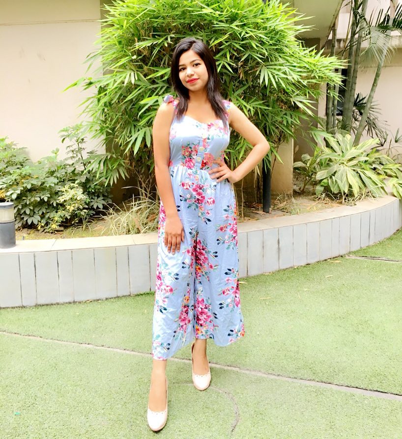 shweta-indian-air-hostess-013