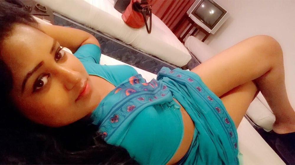 sri-lankan-cute-air-hostess-003