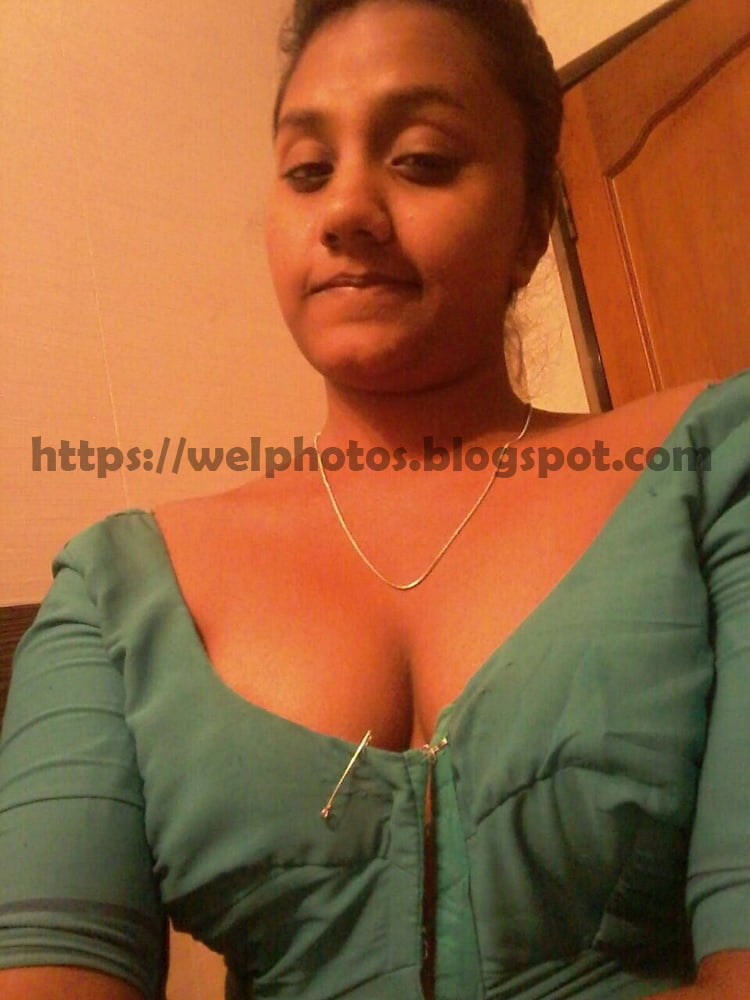 sri-lankan-cute-air-hostess-006