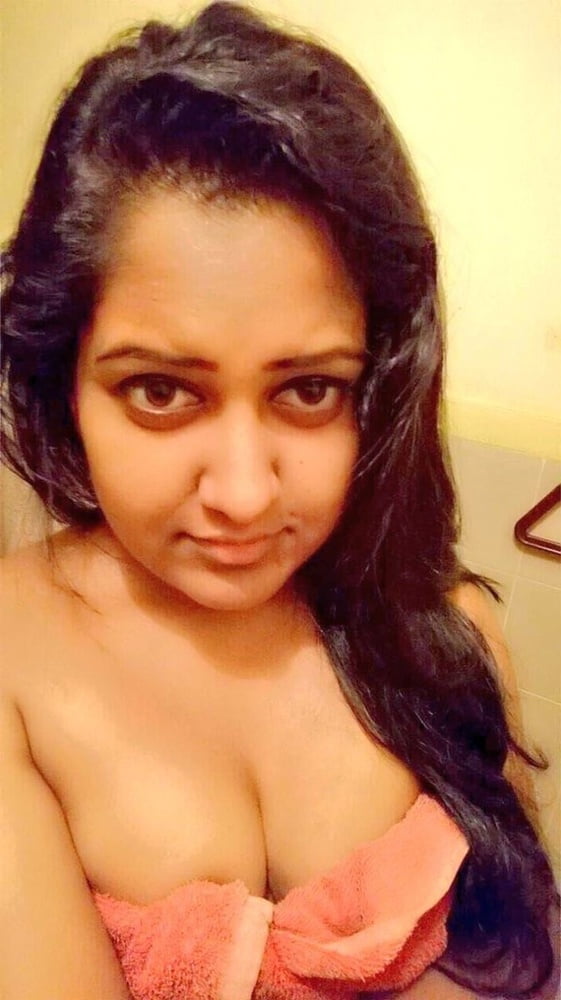 sri-lankan-cute-air-hostess-007