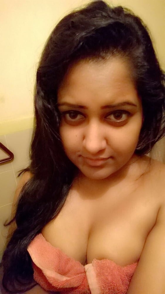 sri-lankan-cute-air-hostess-009