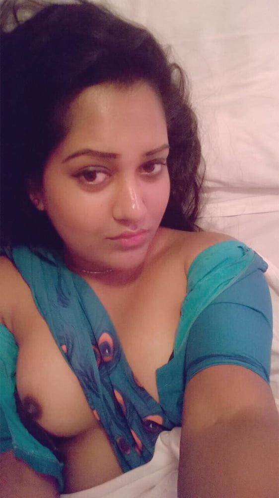 sri-lankan-cute-air-hostess-010