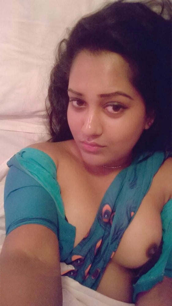 sri-lankan-cute-air-hostess-011