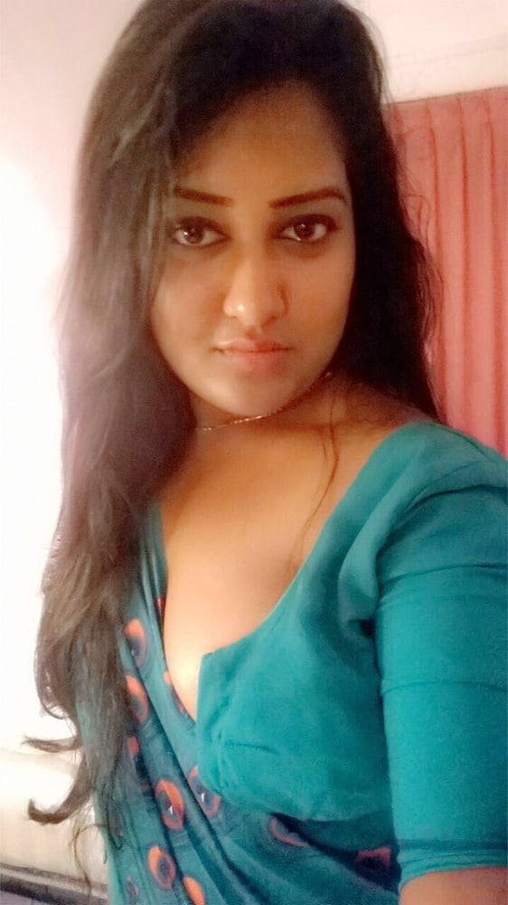 sri-lankan-cute-air-hostess-016